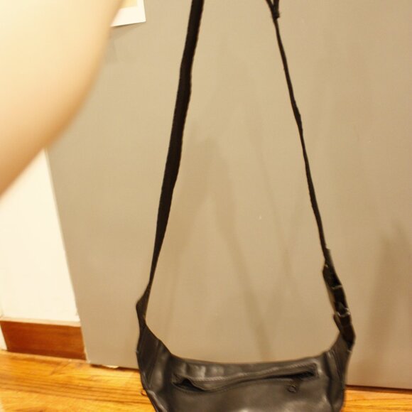 HYER GOODS - Upcycled Leather Fanny Pack, Black, Sustainable - Picture 2 of 10